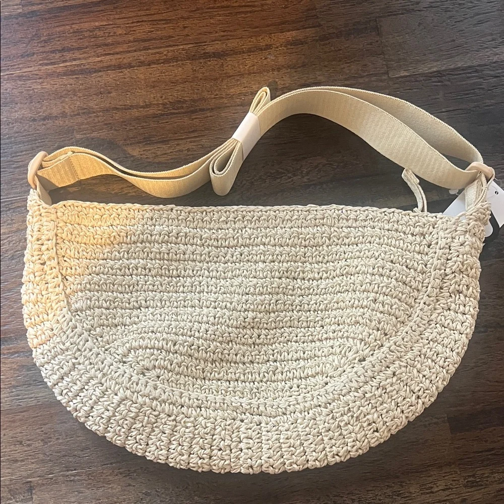 Uniqlo crochet crossbody bag (medium) NWT - Picture 1 of 2